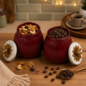 Ensemble de pots de rangement en métal rouges ronds hermétiques avec couvercle à motif floral pour la conservation des aliments en cuisine, design moderne, fabrication artisanale - Product Image 3