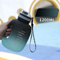 Nouvelle conception, bouteilles d'eau de sport en plastique PP sans BPA, 1,2 L/1,6 L/2,2 L, demi-gallon, pour la salle de sport, la remise en forme en plein air, avec bouchon à vis.