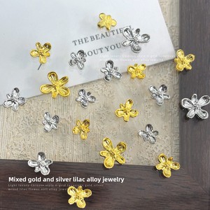 Ensemble d'accessoires pour nail art en alliage, motif fleur <span class=keywords><strong>de</strong></span> <span class=keywords><strong>clou</strong></span> <span class=keywords><strong>de</strong></span> <span class=keywords><strong>girofle</strong></span>, style chinois rétro, luxe léger, argenté, 6 compartiments, logo personnalisé, produit transfrontalier très vendu - Product Image 4