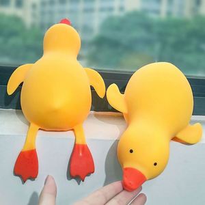 Nuevo Juguete de Peluche de Tiburón Gigante, Juguete Antiestrés de Pato Amarillo Jumbo, Divertido Juguete para Apretar, Ecológico y Seguro para Niños y Niñas - Product Image 4