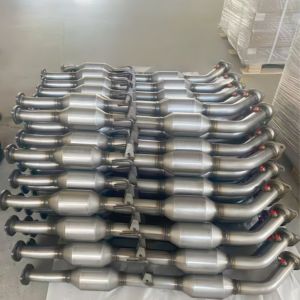 Pour Toyota Hilux 2.7L Standard remplacement voiture convertisseur catalytique assemblage nouveau convertisseur catalytique 2008-2011 - Product Image 1