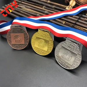 مخصص رخيصة 5K 3D الذهب الجوائز ماراثون تشغيل ميدالية رياضية مع الشريط الصين الصانع