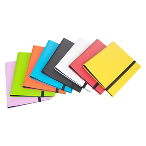 Classeurs de cartes de collection 9 pochettes multicolores avec fermeture à sangle pour cartes de sport. - Product Image 1