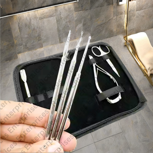 Juego de 4 Herramientas Profesionales de Pedicura y Manicura, Cortaúñas 5 en 1 de Acero Inoxidable, Duradero, Clásico, Rosa/Negro - Product Image 2