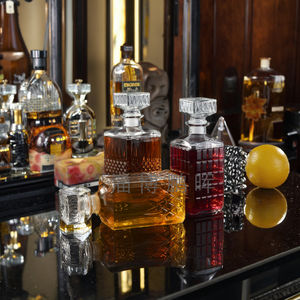 Cadeau élégant pour hommes Ensemble de carafe à whisky en verre élégant avec bouchon en verre pour les amateurs de whisky - Product Image 2