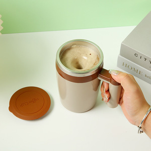 Custom 380Ml Zelfroerende Koffiemok Naadloze Roestvrijstalen Magnetische Automatische Mengbeker Oplaadbaar Met Handvat - Product Image 3