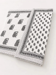 Manta Ligera de Algodón con Estampado de Elefantes, Hecha a Mano con Técnica de Bloqueo, Lavable, Estilo Jaipuri - Product Image 1