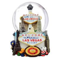Souvenir de globe à neige sur le thème de Las Vegas personnalisé avec des monuments emblématiques et des éléments de casino - Décoration de cadeau de voyage