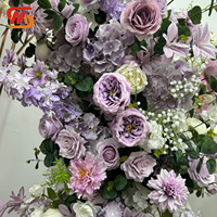 Arche florale élégante en soie lavande pour décoration de mariage