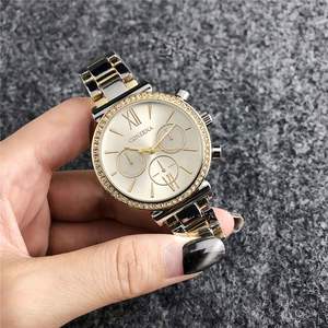 Reloj de moissanita para mujer, personalizado de fábrica, de alta calidad para reloj de lujo, esfera de 38 mm, acero inoxidable, resistente al agua, reloj de cuarzo - Product Image 1