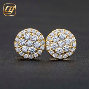 Boucles d'oreilles clous de luxe pour femme en moissanite plaqué or 18 carats, taille brillant rond, sertissage à griffes, bijoux de mariage - Product Image 1