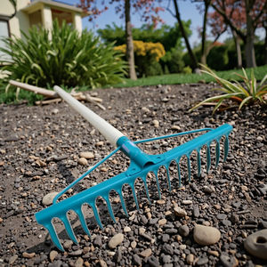 Râteau robuste avec manche en bois pour les outils de quincaillerie de jardinage agricole et domestique - Product Image 5