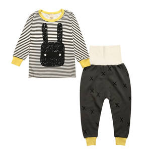 <span class=keywords><strong>Cadeau</strong></span> gris de layette de bébé de chemises et de pantalon d'enfants réglé pour le magasin en ligne Chine - Product Image 1