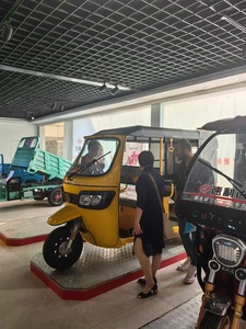Tricycle électrique de passager à 3 roues de TukTuk de passager de fer de haute qualité <span class=keywords><strong>pour</strong></span> le véhicule d'autobus touristique ouvert - Product Image 4