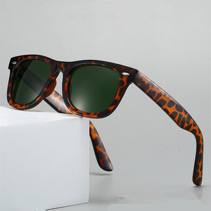 Biểu tượng tùy chỉnh 2025 Chất lượng cao cổ điển lớn khung lái xe kính mặt trời UV400 Glass Lens Kính mát vuông cho nam giới phụ nữ - Product Image 1