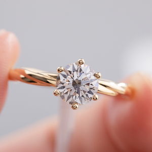 Bague <span class=keywords><strong>Solitaire</strong></span> Twist Premium Or 14K/18K <span class=keywords><strong>1</strong></span> <span class=keywords><strong>Carat</strong></span> D VS1 Bague en diamant artificiel pour mariage de fiançailles - Product Image 1