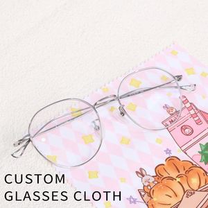 Chiffon de nettoyage pour lentilles en microfibre personnalisé, motif kawaii anime, design imprimé mignon d'anges et de dessins animés pour lunettes, téléphones portables et écrans d'ordinateurs - Product Image 1