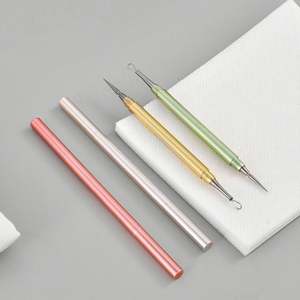 Contenant vide en forme de stylo pour huile à cuticules, argent/or, en gros, avec impression sérigraphiée - Product Image 1