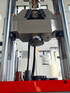1000kN Elektrohydraulische Servo-Universalprüfmaschine für Strukturstahl, Bewehrungsstahl und Metall zur Zug- und Druckfestigkeitsanalyse - Product Image 5