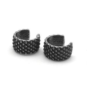 ต่างหูแบบหนีบผู้ชาย สแตนเลส 316L กันน้ำ ลายเกล็ดมังกร สีดำเงินโบราณ สไตล์ร็อค พังก์ เท่ห์ๆ สำหรับผู้ชาย - Product Image 3