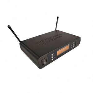 ไมโครโฟนไร้สาย UHF แบบพกพา Xtuga U221 Dynamic สำหรับ<span class=keywords><strong>คาราโอเกะ</strong></span> ช่องสัญญาณคู่ 200 จุดความถี่ปรับได้ รูปแบบการรับเสียงแบบ Cardioid ตัวไมโครโฟนทำจากพลาสติก - Product Image 5