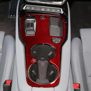 Accessoires extérieurs Cadre décoratif de panneau de changement de vitesse à commande <span class=keywords><strong>centrale</strong></span> en fibre de carbone souple pour 2023 <span class=keywords><strong>Audi</strong></span> RS <span class=keywords><strong>E</strong></span>-<span class=keywords><strong>tron</strong></span> GT - Product Image 4