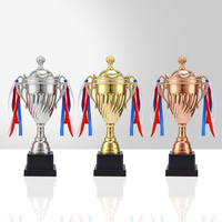 Maßgefertigte Vergoldete Metall-Trophäe mit Gravur Langlebiges Pyramiden-Design für Sport-Unternehmens-Schul-Wettbewerbe-Auszeichnung Souvenir