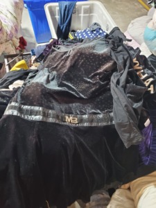 Vendita calda <span class=keywords><strong>vip</strong></span> misto 45kg king balle signore velluto abbigliamento usato sfuso abiti usati in balla - Product Image 3