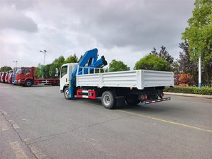 Grúa telescópica hidráulica Sinotruk HOWO de 8, 10 y 12 toneladas montada en camión con caja de carga para construcción, la más vendida - Product Image 4