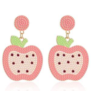 Bonbons couleur riz perle pomme boucles d'oreilles retour à l'école remise des diplômes cadeau de fête des enseignants pour les femmes Uionen 1801 - Product Image 4