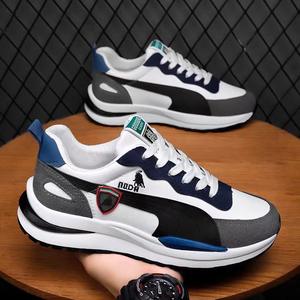 Sepatu Gaya Desain Fashion Keren Terbaru Nyaman dan Tahan Aus Sol Lembut Sepatu Kasual Skateboard Sepatu Jalan Pria - Product Image 3