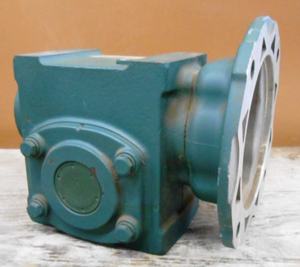 Neuer Original DODGE TIGEAR <span class=keywords><strong>2</strong></span> Rechtwinkliger Schneckengetriebe-Untersetzungsgetriebe 17Q05R14 51 261 HP PLC-Programmiersteuerung - Product Image 1