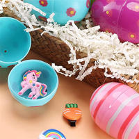 Prix moins cher Décoration de fête de Pâques Oeuf de simulation Oeufs de Pâques en plastique Couleurs assorties Panier de Pâques en plastique Oeuf