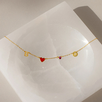 Collier EManco en argent avec chaîne câblée, breloques cœur et lettre en émail, délicat et polyvalent, cadeau idéal pour anniversaire ou fêtes