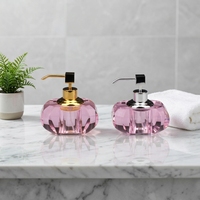 Distributeur de savon liquide HiTop Crystal K9 de luxe sculpté et gravé pour accessoires de salle de bain rose - Finition pompe chromée