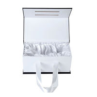 Chapeau fedora personnalisé paquet protégé boîtes de papier magnétiques doublées de satin noir mat avec poignée en ruban pour emballage de chapeau de marque