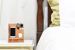 JUNJI, estación de acoplamiento para teléfono de <span class=keywords><strong>madera</strong></span>, organizador de mesita de noche, accesorios de escritorio, llavero, organizador de reloj - Product Image 2