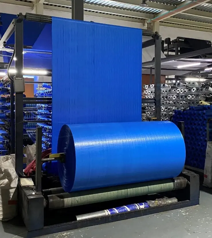 Zhiye pabrik kemasan langsung menjual gulungan kain tenun PP Polipropilena bahan untuk tas besar FIBC/tas tenun PP