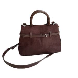 Sac fourre-tout bandoulière grande capacité en PU pour femme Maillard, nouvelle collection automne-hiver, design mat contrastant et rembourré - Product Image 5