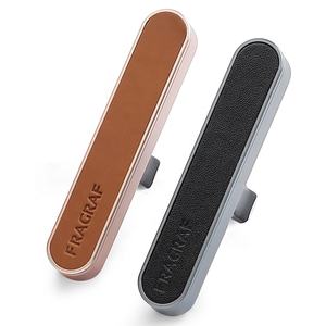 Fabricant de bouteille de désodorisant de voiture personnalisé Diffuseur de bouteille de désodorisant de voiture Parfum automobile en cuir de luxe - Product Image 3