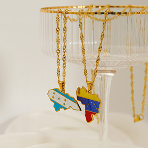 Collar <span class=keywords><strong>con</strong></span> colgante <span class=keywords><strong>de</strong></span> <span class=keywords><strong>mapa</strong></span> nacional esmaltado para mujer, <span class=keywords><strong>de</strong></span> acero inoxidable chapado en oro <span class=keywords><strong>de</strong></span> 18 quilates, <span class=keywords><strong>con</strong></span> cadena <span class=keywords><strong>de</strong></span> bambú, estilo creativo y a la moda, venta al por mayor - Product Image 4