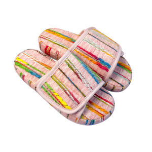 Sandalias de suela gruesa para primavera y otoño, aumento cálido para el hogar, zapatillas planas de colores simples para exteriores suaves para mujer, zapatillas de felpa de algodón - Product Image 1