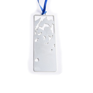 Marcapáginas de Diseño Único en Color Azul con Grabado Hueco y Borla, Regalo Navideño - Product Image 5