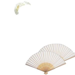 Éventail pliant en bambou en tissu imitation soie blanc, idéal pour les mariages, les fêtes, les cadeaux de naissance, avec sacs cadeaux - Product Image 5