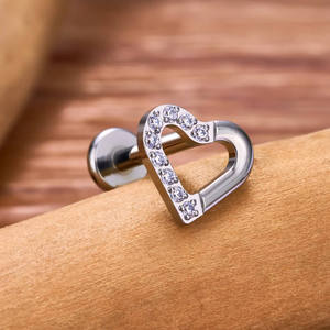 Vente en gros de bijoux de piercing corporel en titane ASTM F136 à filetage interne, avec zircone cubique et dos plat, pour labret, lèvre, tragus, hélix et cartilage - Product Image 4