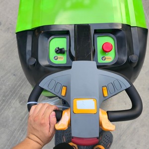 1500kg Vender bien Nuevo tipo Apilador hidráulico Camión elevador Pequeño camión de peso de equilibrio Carretilla elevadora eléctrica sin piernas - Product Image 2