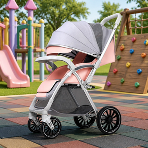 Poussette compacte beige pour bébé avec capote, idéale pour les balades quotidiennes et les tables de rue - Product Image 1