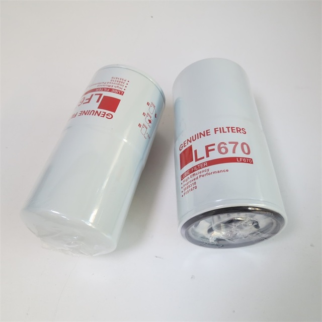 Good Quality diesel Trucks Engine Oil Filter 3889310 LF670