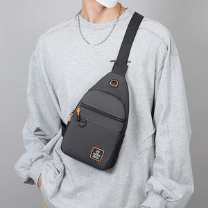 กระเป๋าคาดหน้าอกแฟชั่นสำหรับผู้ชาย กระเป๋าสะพายข้างขนาดเล็กน้ำหนักเบาสำหรับชุดประจำวัน การเดินทางเพื่อธุรกิจ การใช้งานแบบลำลอง - Product Image 1