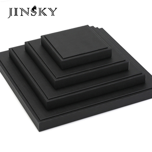 ฐานวางเครื่องประดับหนังสีดำแบบแบนสำหรับขายส่ง เหมาะสำหรับหยก หยกเจไดต์ ทองคำ ใช้ตกแต่งหน้าต่างร้านค้า - Product Image 1